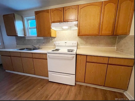 17 Spruce St, Unit 1 in Norwich, CT - Foto de edificio