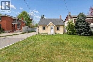 680 Frederick St in Kitchener, ON - Building Photo