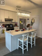 3068 Cascade Common in Oakville, ON - Building Photo - Building Photo