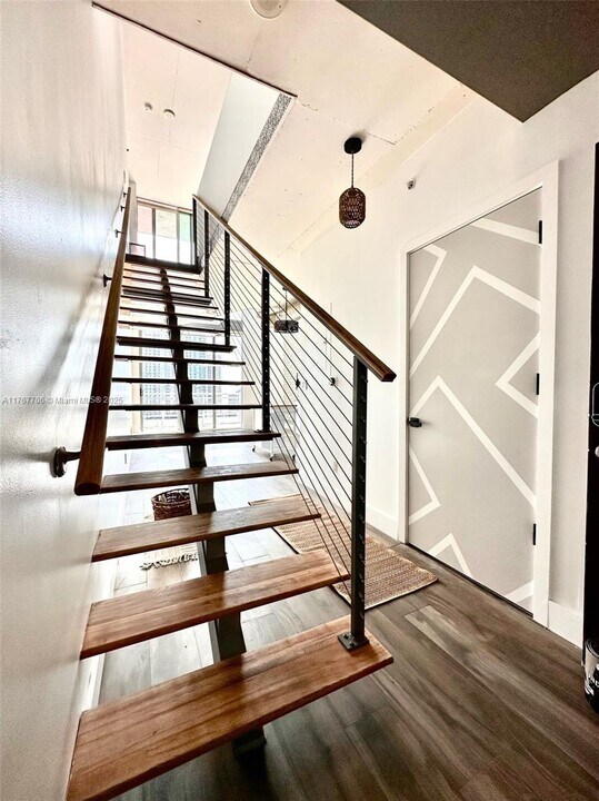 690 SW 1st St in Miami, FL - Building Photo