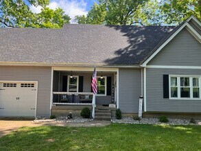 102 Pineland Ln in Brandenburg, KY - Building Photo - Building Photo