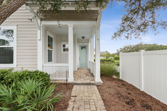 1560 Nectarine St in Fernandina Beach, FL - Foto de edificio - Building Photo