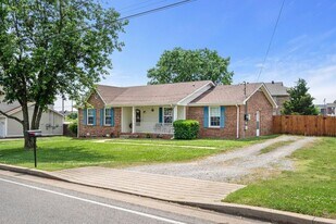 1102 Tobacco Rd in Clarksville, TN - Building Photo