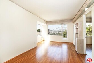 1830 1/4 Lucile Ave in Los Angeles, CA - Building Photo - Building Photo