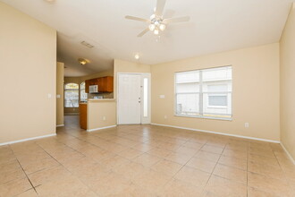 2327 Northern Leaf St in Orlando, FL - Building Photo - Building Photo