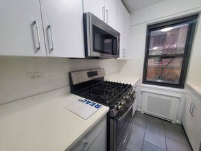 Sutton Town House in New York, NY - Building Photo - Building Photo