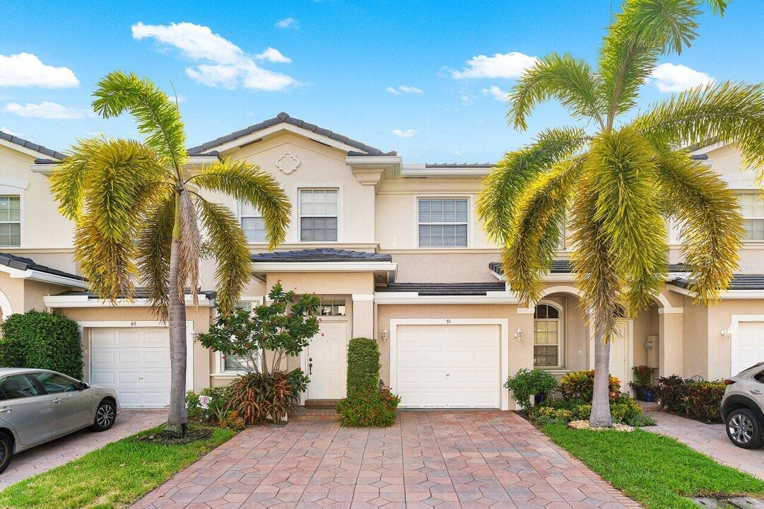 71 Legacy Ct in Delray Beach, FL - Building Photo