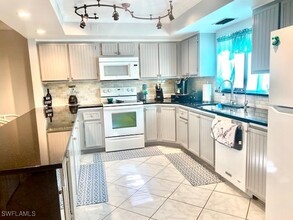 4575 Trawler Ct in Ft. Myers, FL - Building Photo - Building Photo