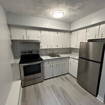 80 Glasier Rd in Fredericton, NB - Building Photo