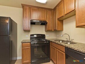 335 Rachel St in San Marcos, TX - Building Photo - Building Photo