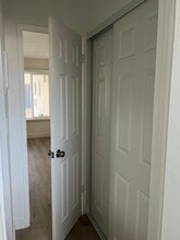 Regency Plaza in Encino, CA - Foto de edificio - Building Photo