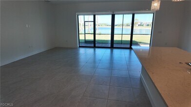 3700 Passion Vine Dr in Alva, FL - Building Photo - Building Photo