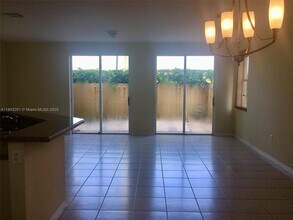 8438 SW 166th Pl in Miami, FL - Building Photo - Building Photo