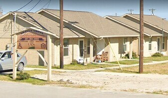 520 E Orange Ave in Orange Grove, TX - Building Photo
