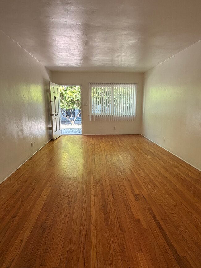 11675 Magnolia Blvd, Unit 2