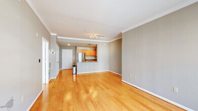 2004 11th St NW, Unit 232 in Washington, DC - Foto de edificio - Building Photo