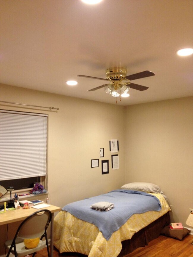 17 Unger Ln in Pittsburgh, PA - Building Photo - Building Photo