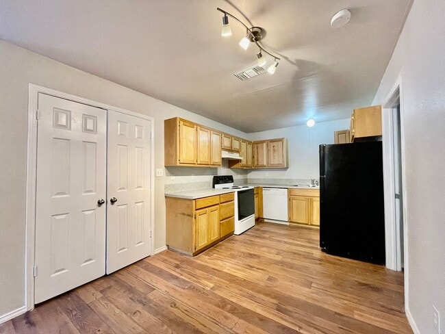 1013-1015-1015 Advance St in San Marcos, TX - Building Photo - Building Photo