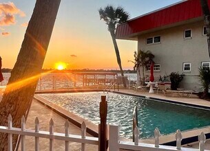 2901 N Halifax Ave, Unit 212 in Daytona Beach, FL - Foto de edificio - Building Photo