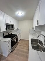 213-223 Wolff St in Oxnard, CA - Building Photo