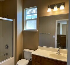 157 Maidenhair St in Pittsburg, CA - Foto de edificio - Building Photo