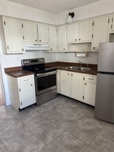 4328 Edgewater Dr, Unit E204 in Orlando, FL - Building Photo - Building Photo