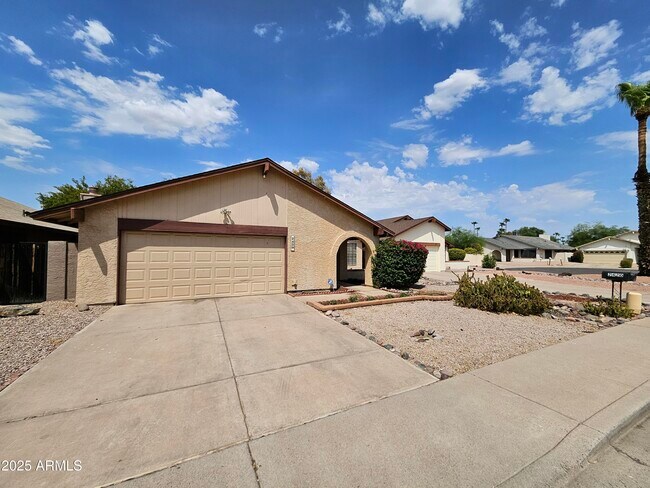 property at 2420 W Kiowa Ave