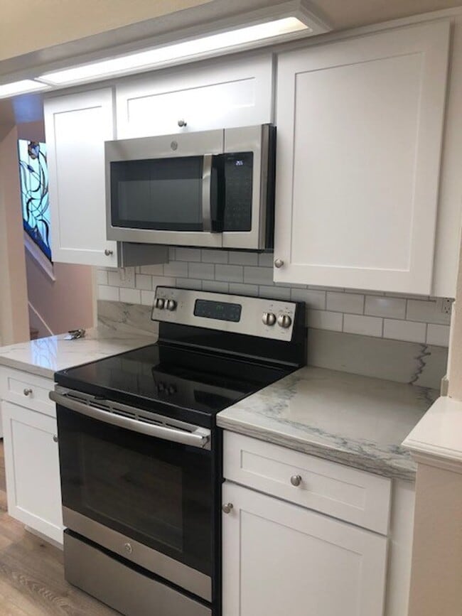 3057 Loysburg Bay in Costa Mesa, CA - Building Photo - Building Photo