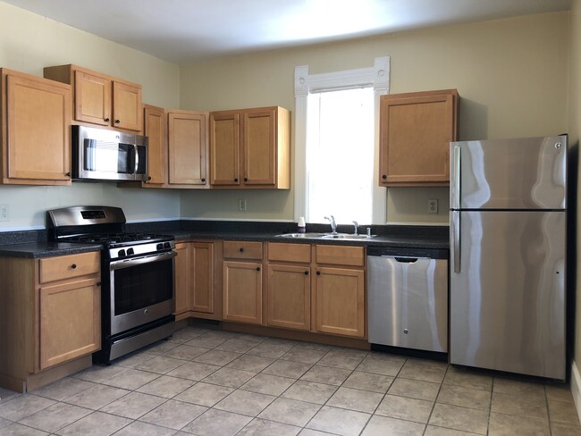 2213 S Robinson Ave, Unit LOWER