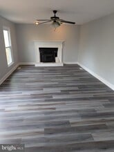 1516 Coat Ridge Rd in Herndon, VA - Building Photo - Building Photo