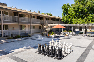 Cherryhill in Sunnyvale, CA - Foto de edificio - Building Photo