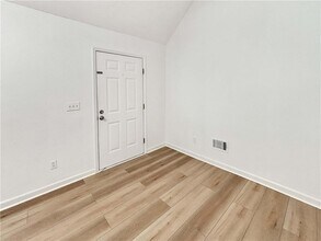 5907 Brookside Dr SE in Mableton, GA - Building Photo - Building Photo