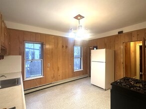 18 Holyoke Rd, Unit 1 in Somerville, MA - Foto de edificio - Building Photo