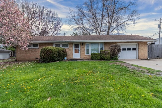 2106 Campbell Dr in Champaign, IL - Building Photo - Building Photo