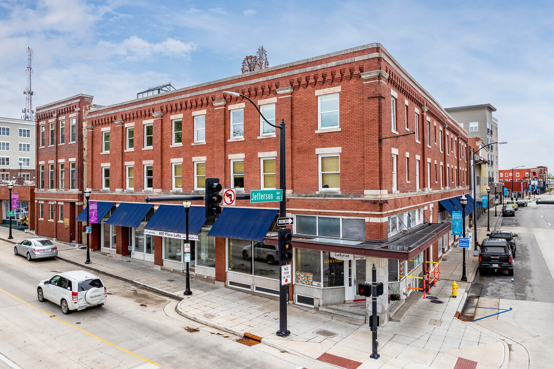 400 Place in Springfield, MO - Foto de edificio