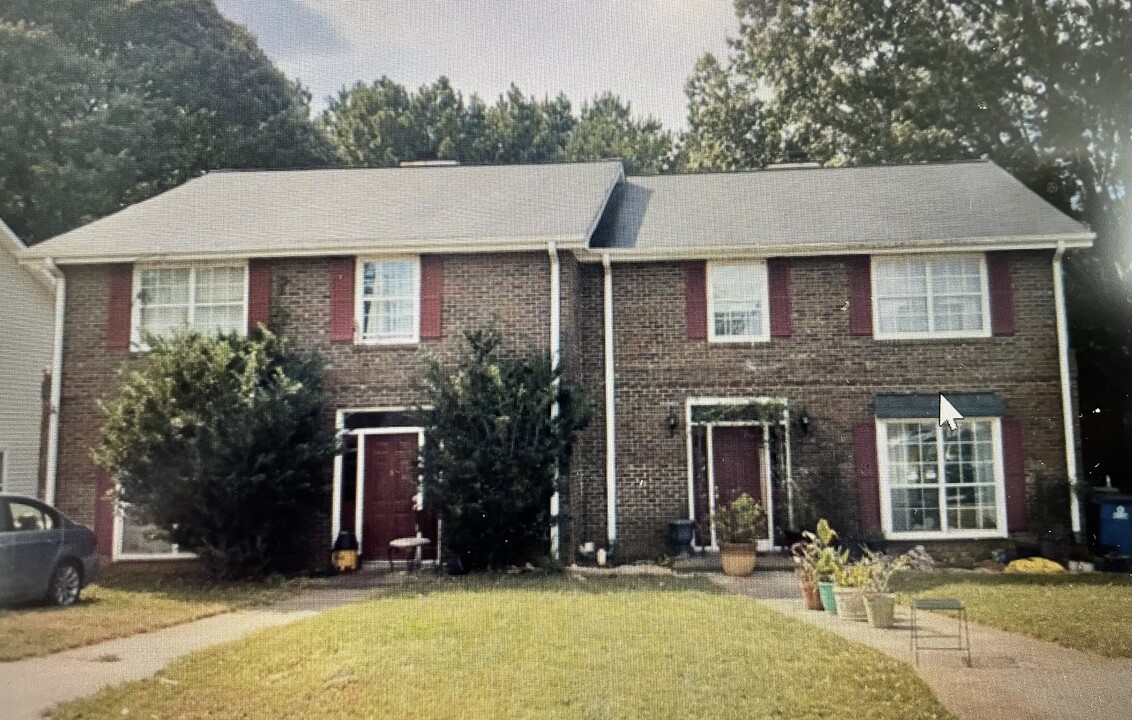 2816 Briar Hill Ln SE in Conyers, GA - Foto de edificio