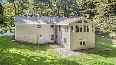995 Windrow St SE in Grand Rapids, MI - Building Photo - Building Photo