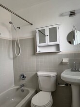 1130 W 25th St, Unit Apt # 2 in Hialeah, FL - Building Photo - Building Photo