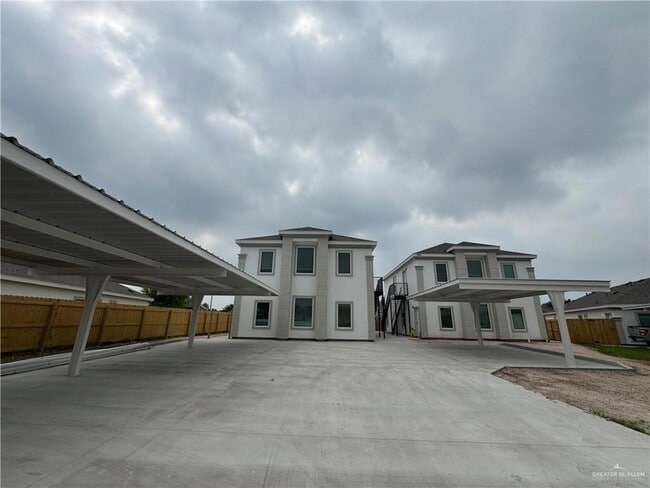 1612 Canelo Dr, Unit 3 in Edinburg, TX - Building Photo - Building Photo