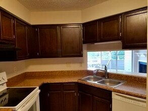 2505 Stockbridge Dr in Charlotte, NC - Building Photo - Building Photo