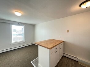 251 Pine St in Manchester, NH - Building Photo - Building Photo