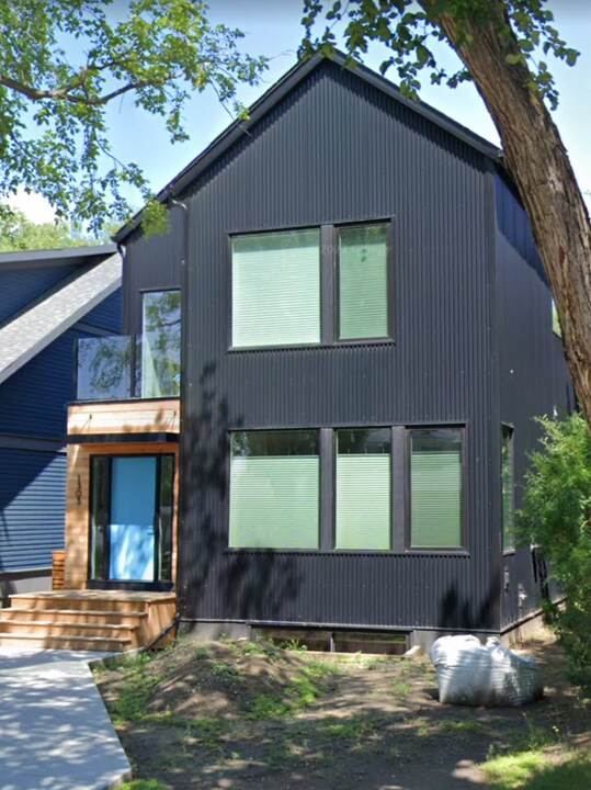 1303-1315 15 St E in Saskatoon, SK - Building Photo