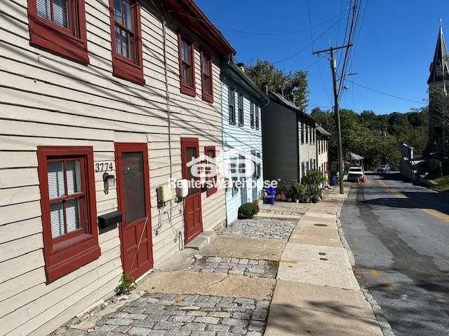 3762 St Paul St in Ellicott City, MD - Building Photo