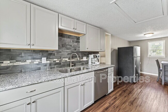 343 Cambridge St in Kansas City, KS - Building Photo - Building Photo