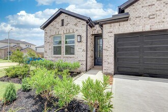 9711 Burlington Bristol Dr in Cypress, TX - Building Photo - Building Photo