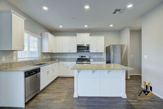 6048 Emerald Park Ln in Roseville, CA - Building Photo - Building Photo