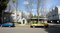 14249-14257 Friar St in Van Nuys, CA - Foto de edificio - Building Photo