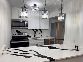 4011 Cole Ave in Dallas, TX - Building Photo - Building Photo