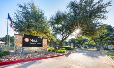 MAA Canyon Pointe in Austin, TX - Foto de edificio - Building Photo