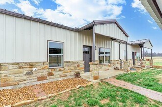 1371 CR-704 in Cleburne, TX - Building Photo - Building Photo